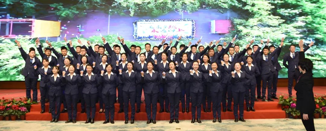 忘我拼搏，相信我們會創(chuàng)造奇跡！